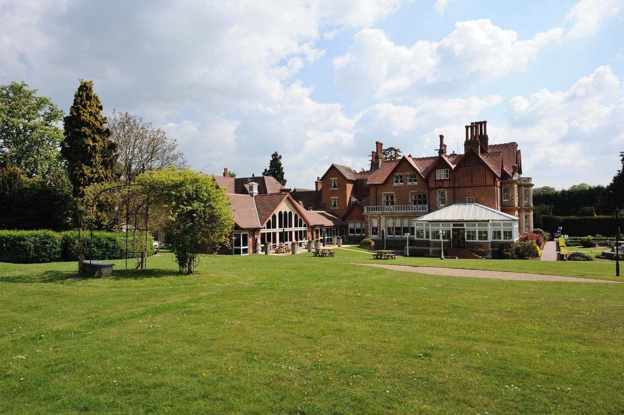 Готель Pendley Manor Трінґ Екстер'єр фото